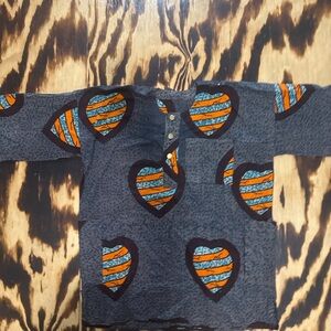 Handmade African Ankara Shirt – Heart Print – Unisex –‎ Size L/XL ( approx.)
